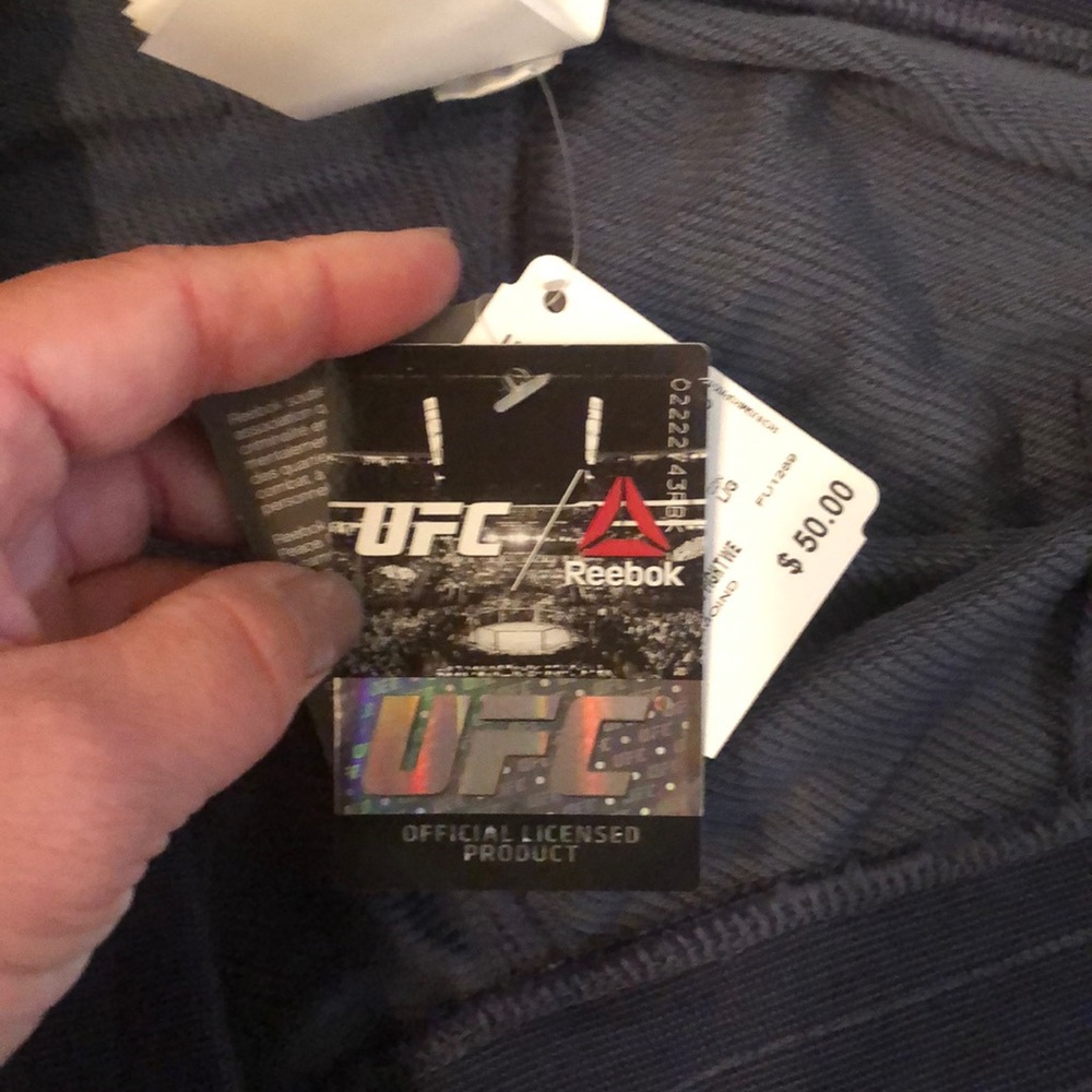 Official UFC Reebok shorts - Picture 2 of 3